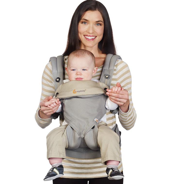 Kvinde med Ergo baby bæreselen