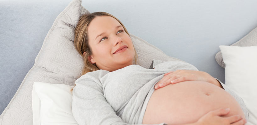 gravid kvinde hjemme
