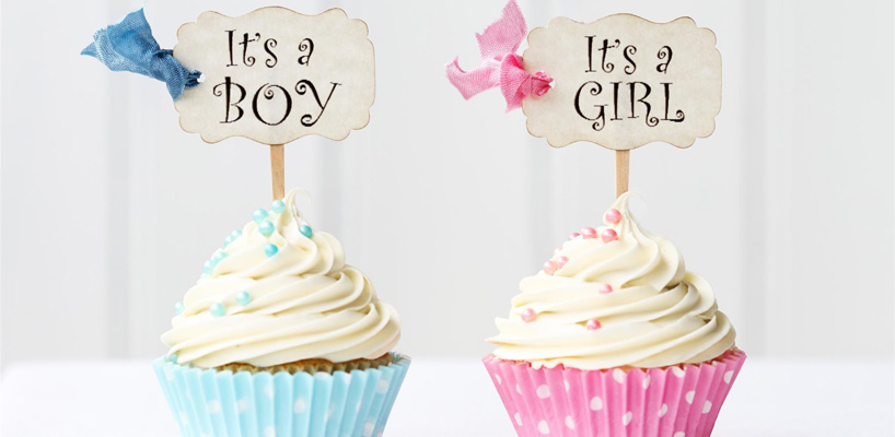 lyserød og lyseblå cupcake