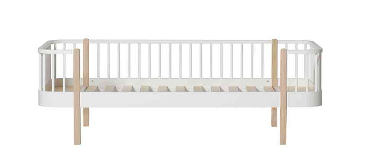 Seng fra Oliver Furniture